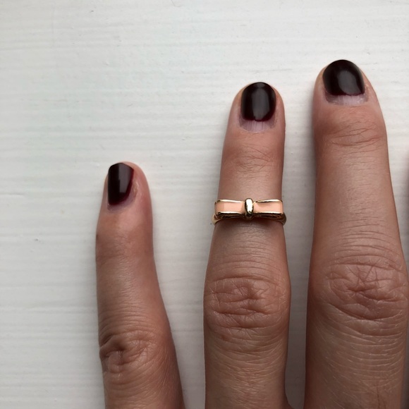 Vintage chic gold & blush pink bow knuckle ring - Picture 6 of 6